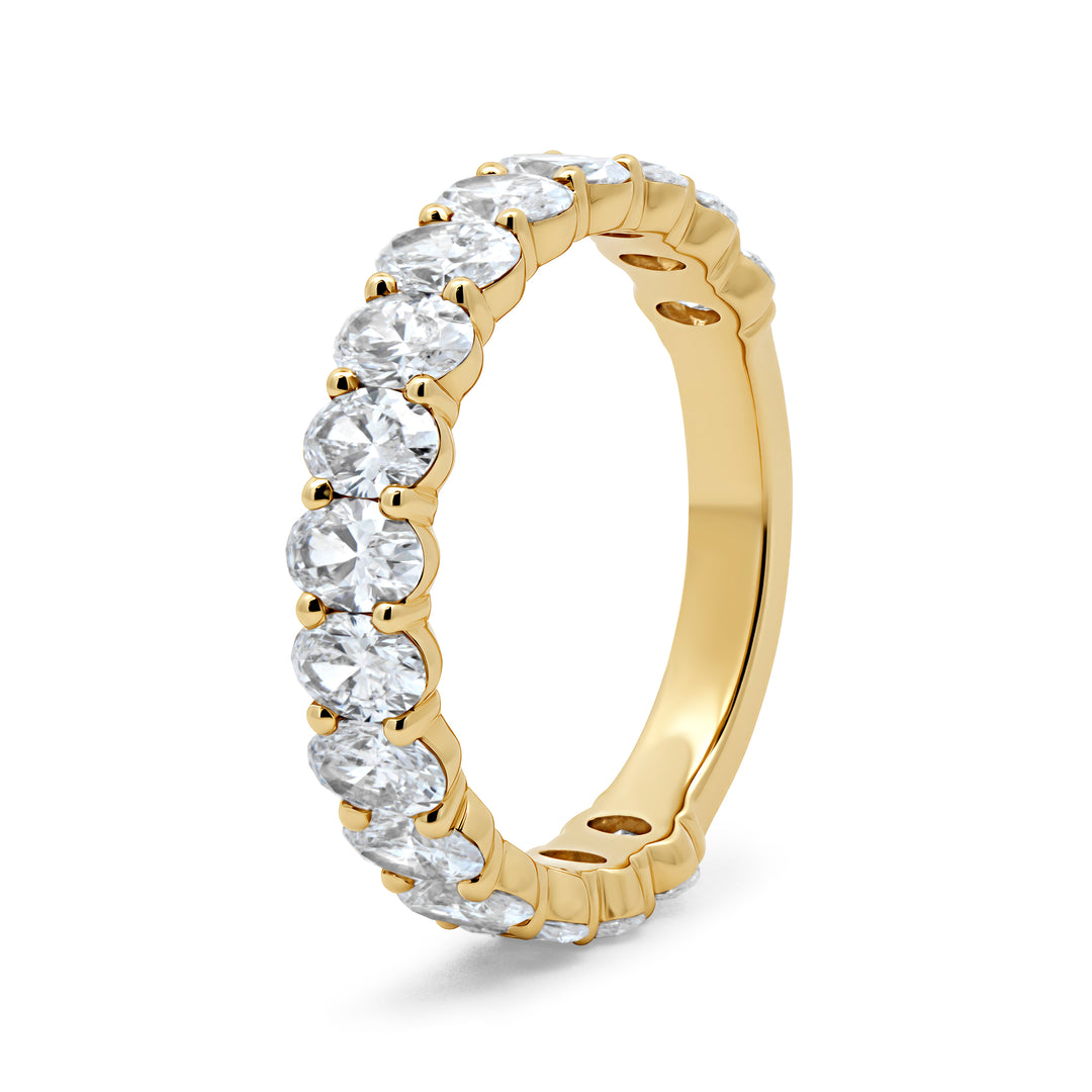 Lab Grown Oval Cut Diamond Band
