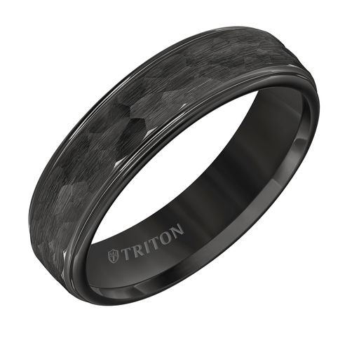 Step Edge Hammered Center Classic Wedding Band